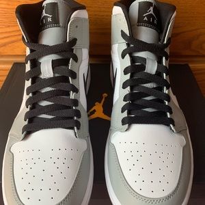 Jordan 1 mid